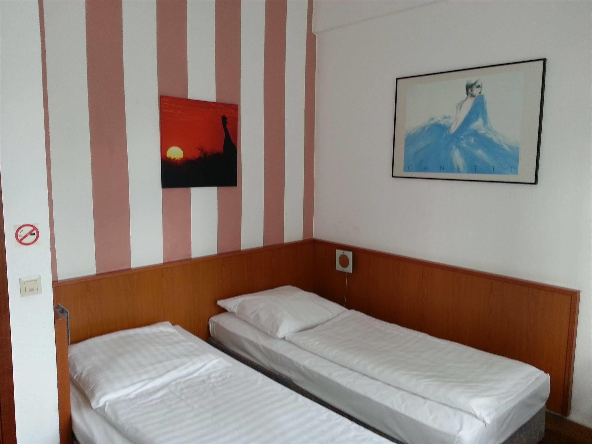 Itm Hotel Oase 함브루크 외부 사진